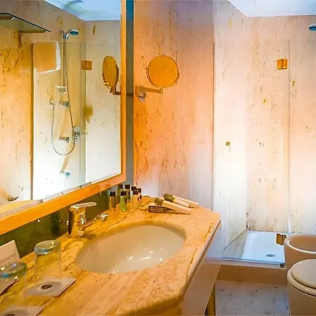 Hotel Soho Boutique 4*